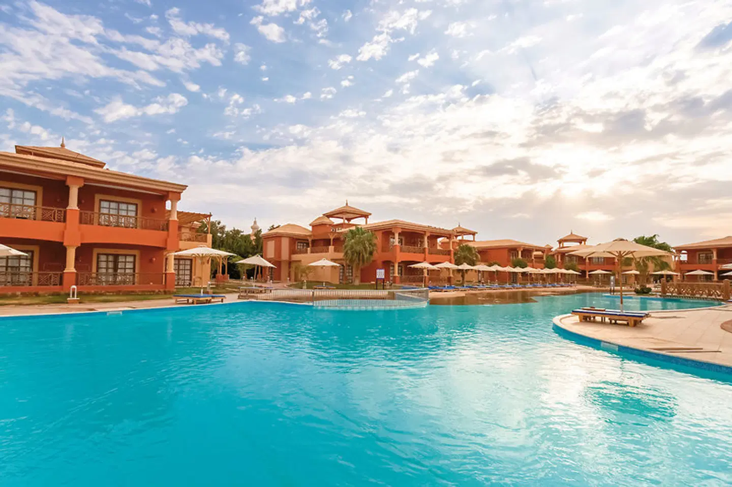 Pickalbatros Alf Leila Wa Leila Resort - Neverland Hurghada OUTDOOR_POOL