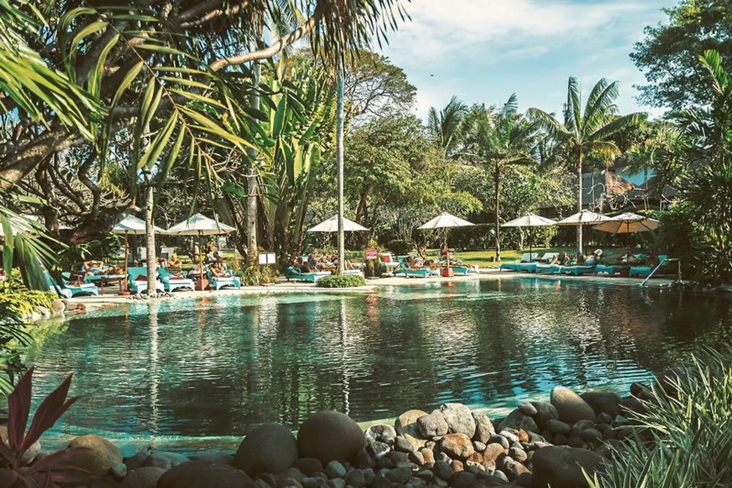 Segara Village Hotel OUTDOOR_POOL