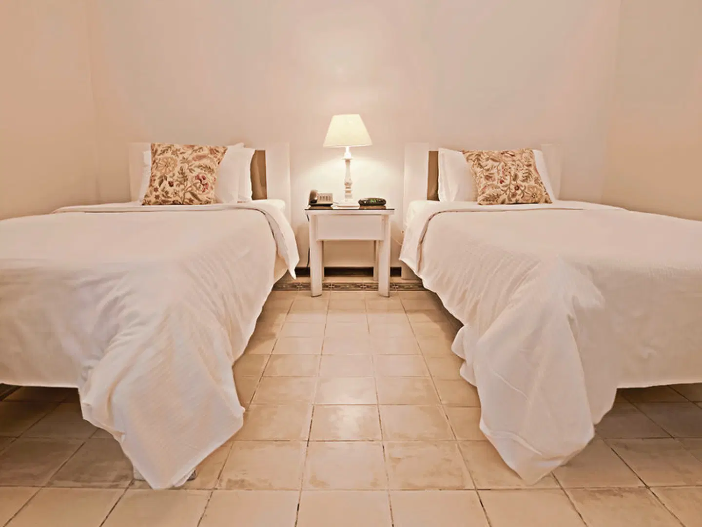 Fleur de Lys ROOM_EXAMPLE
