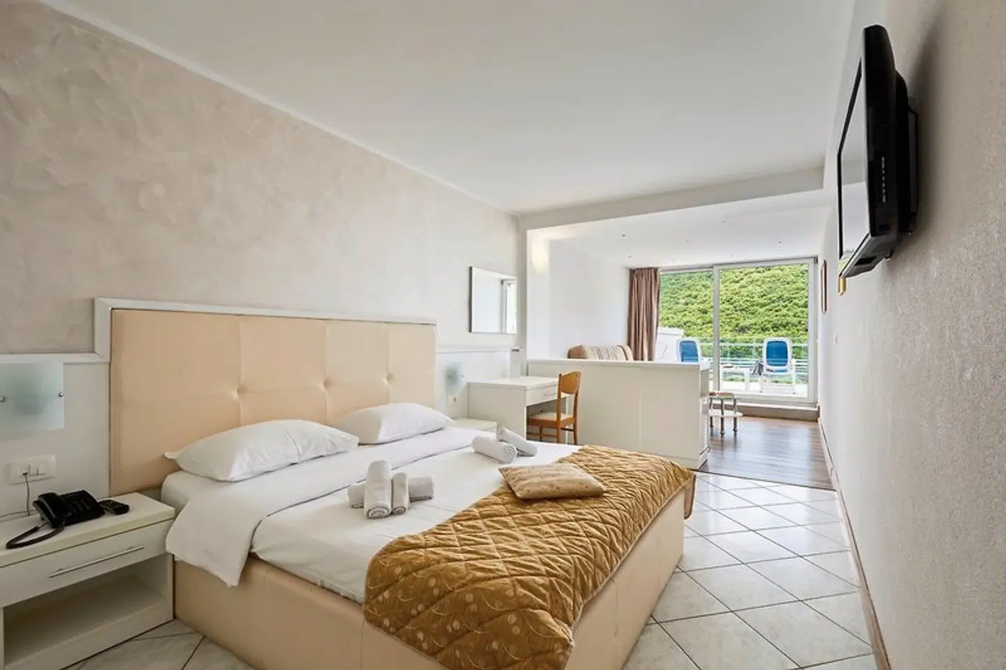 Narcis ROOM_EXAMPLE