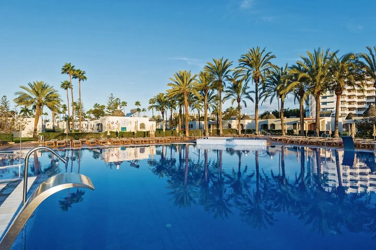 HD Parque Cristóbal Gran Canaria OUTDOOR_POOL