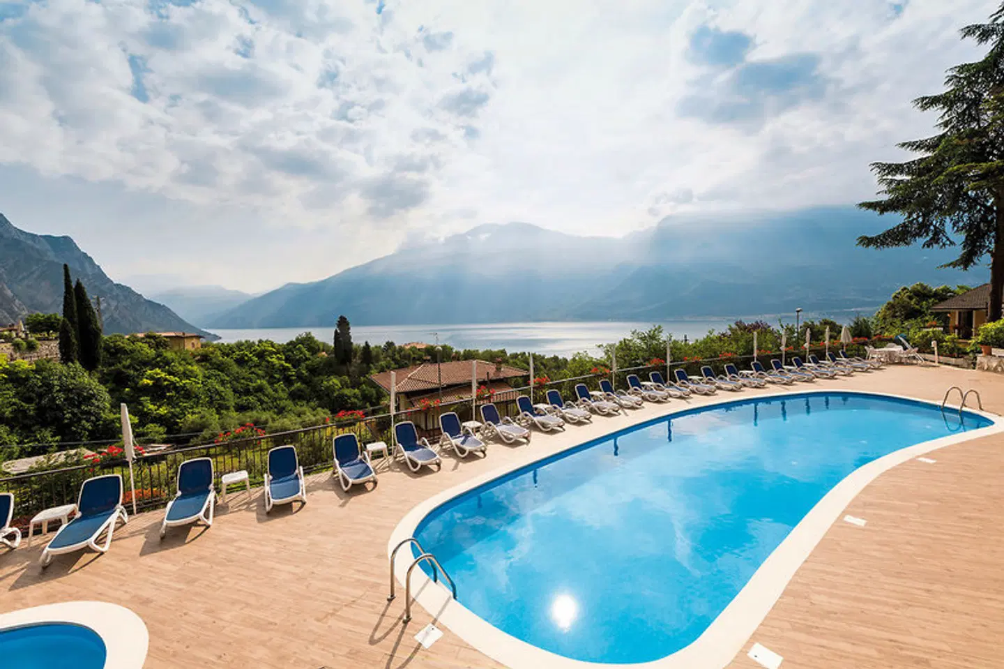 Residence Oasi OUTDOOR_POOL