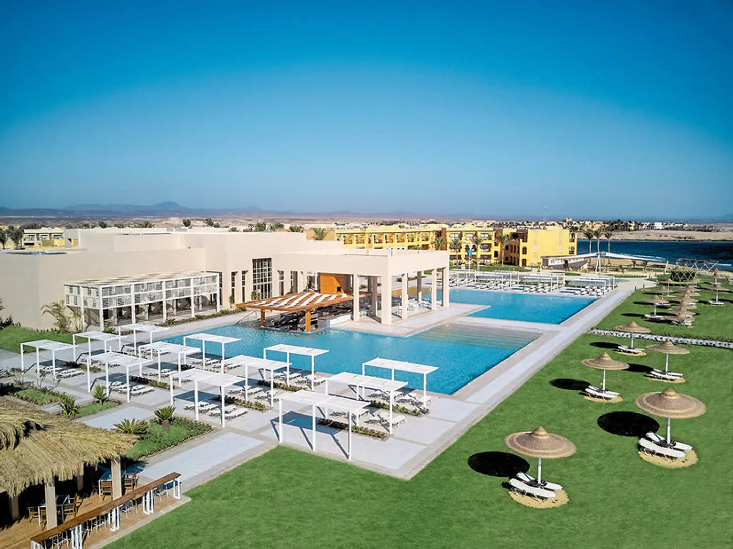 JAZ Elite Maraya OUTDOOR_POOL
