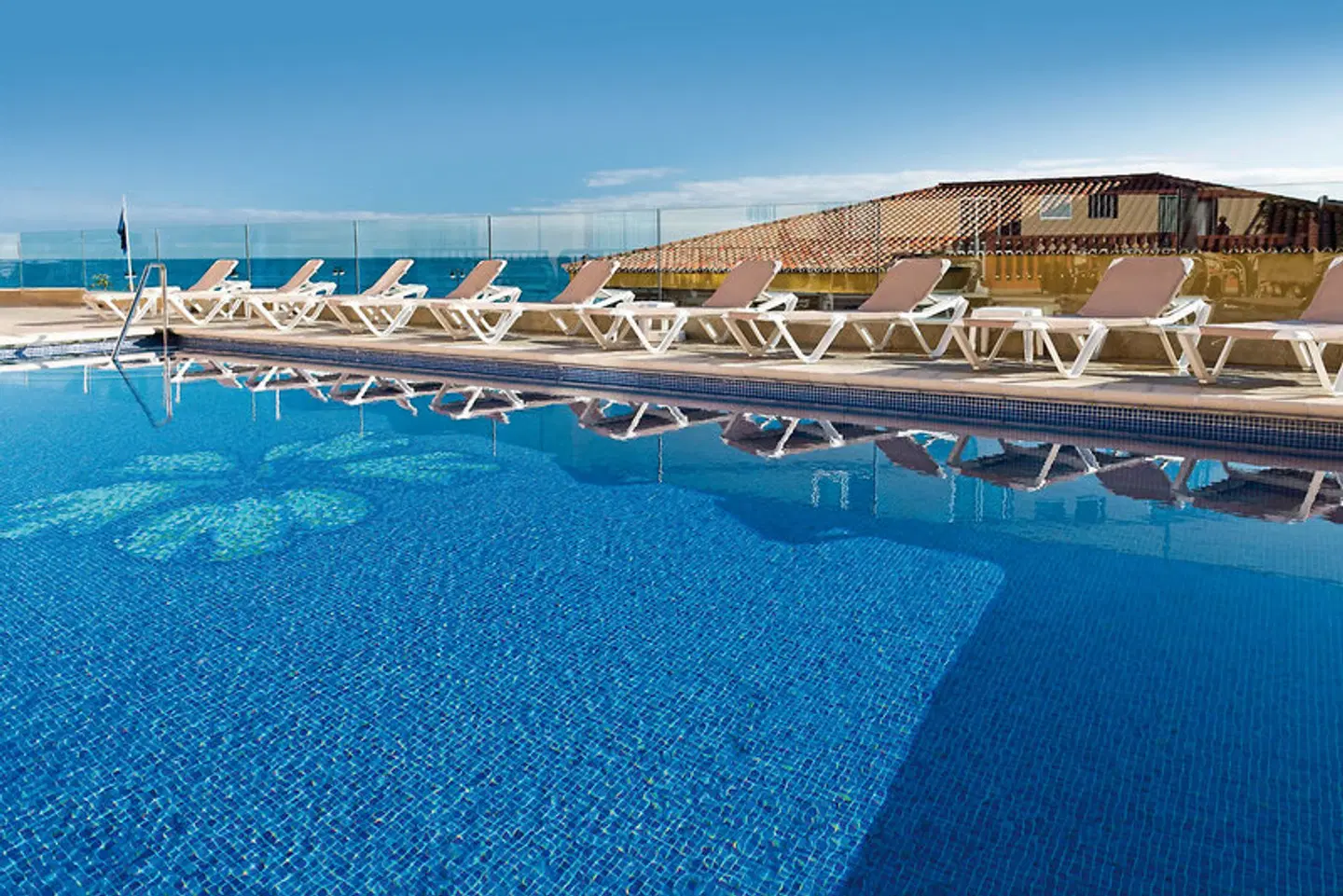 Monopol OUTDOOR_POOL
