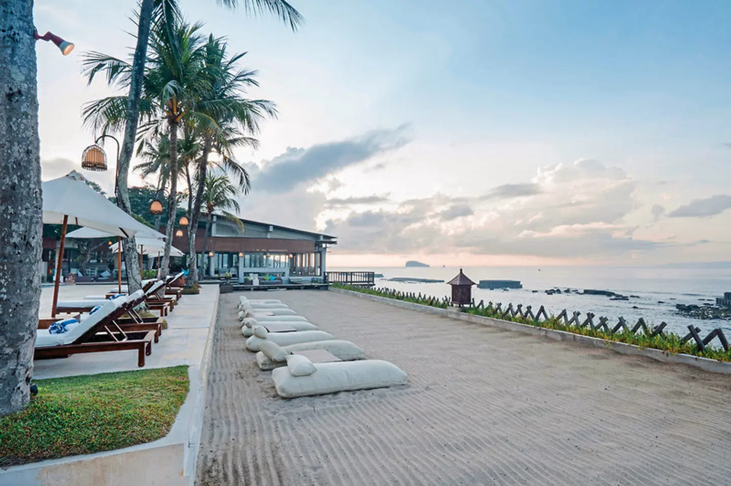 Ramayana Candidasa Beach Resort Strand