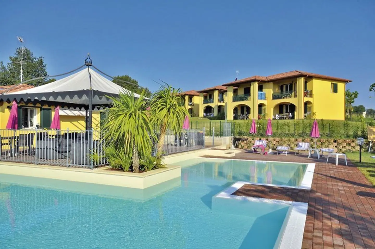 Residence Karina OUTDOOR_POOL