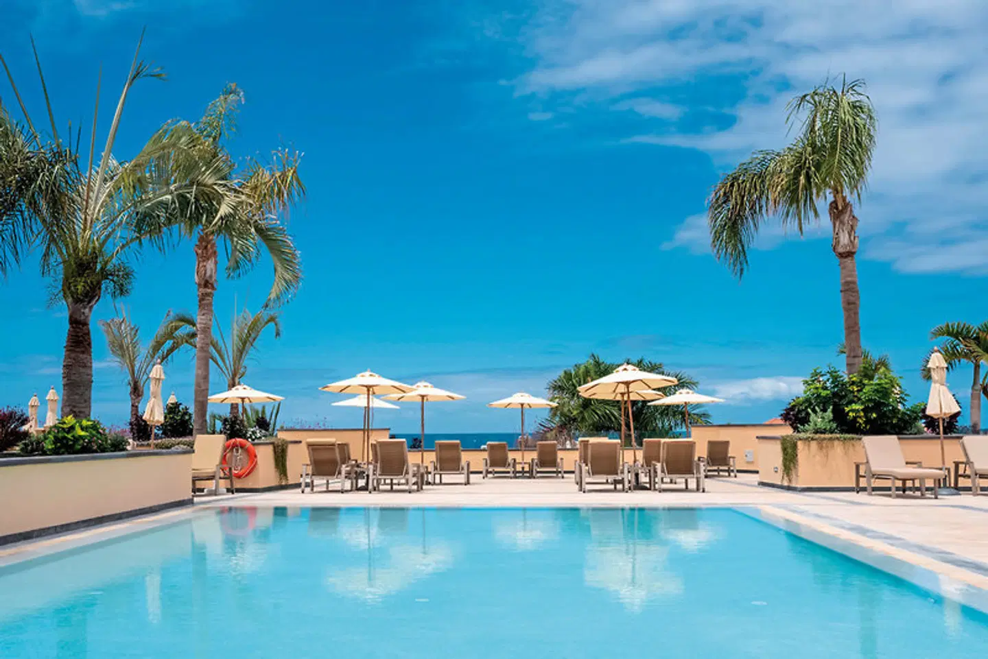 GF Gran Costa Adeje OUTDOOR_POOL