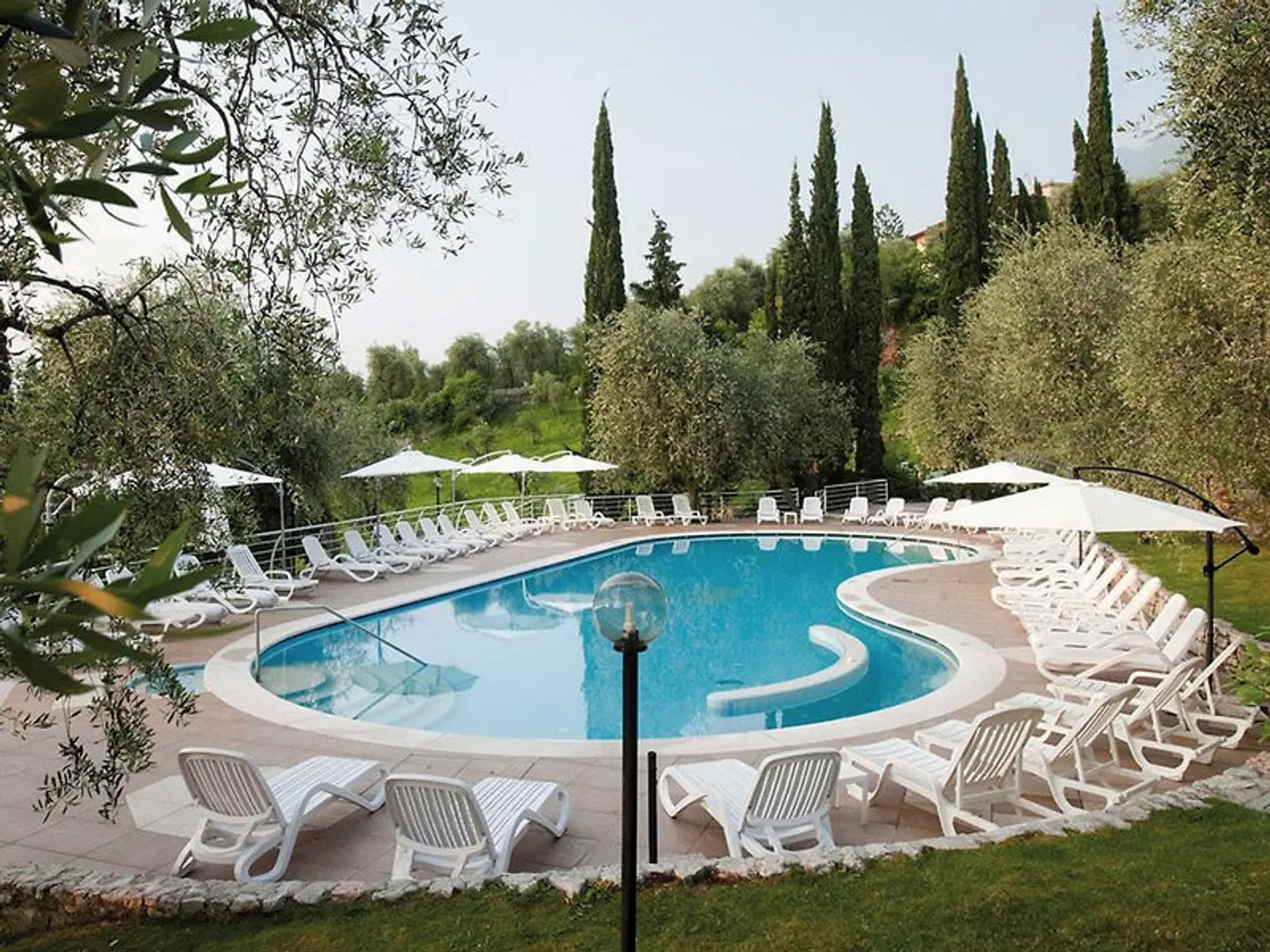 Rely OUTDOOR_POOL
