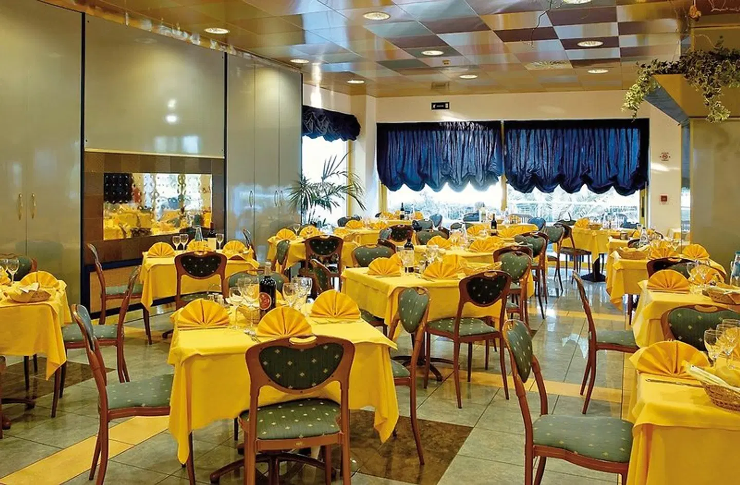 Luna Restaurant