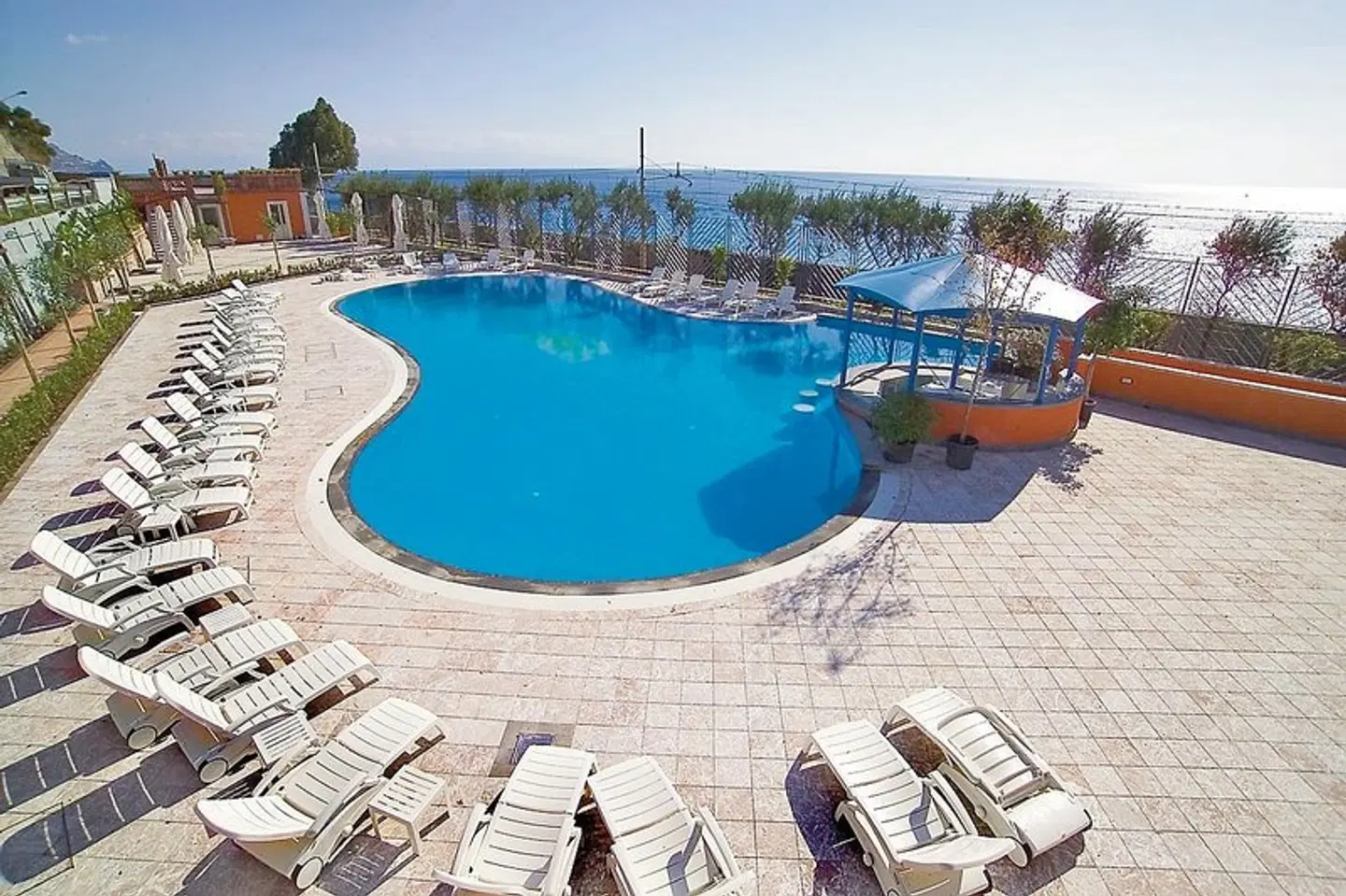 Ipanema OUTDOOR_POOL