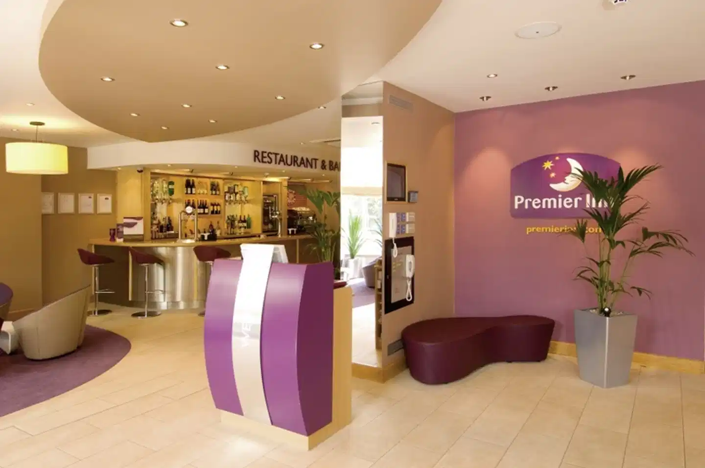 Premier Inn Kensington Olympia Bar