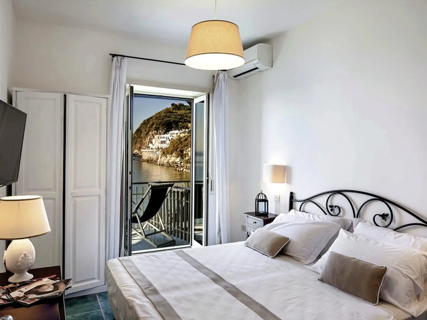 Apollon Club ROOM_EXAMPLE