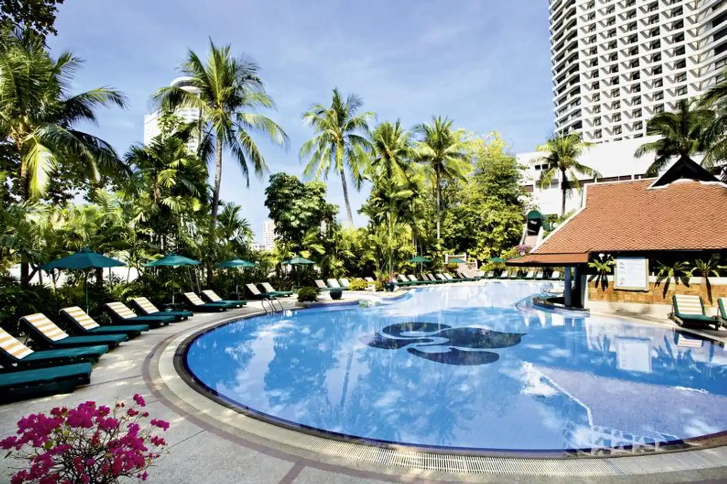 Royal Orchid Sheraton Hotel & Towers Pool
