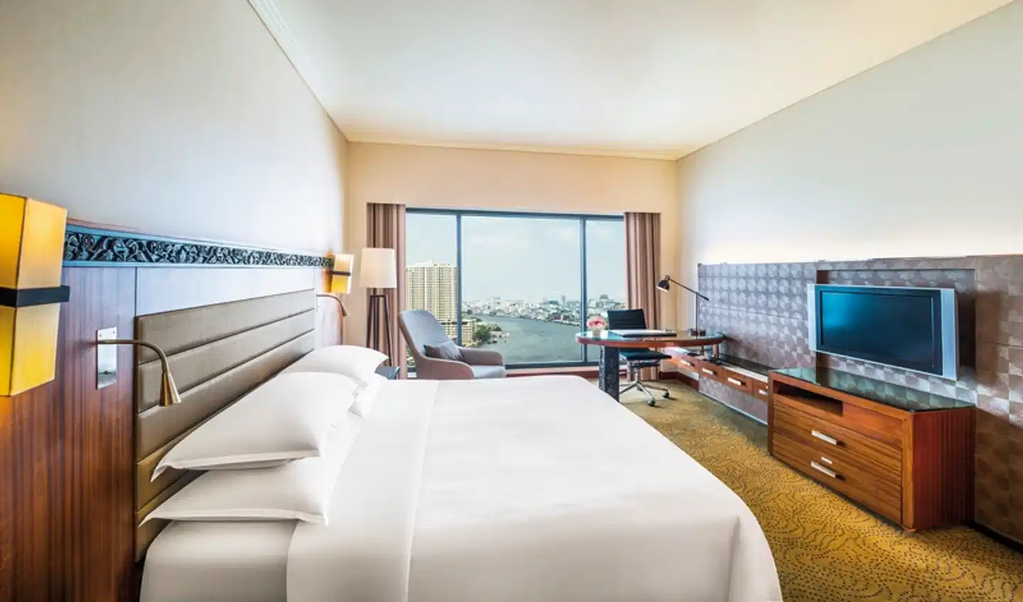 Royal Orchid Sheraton Hotel & Towers Wohnbeispiel
