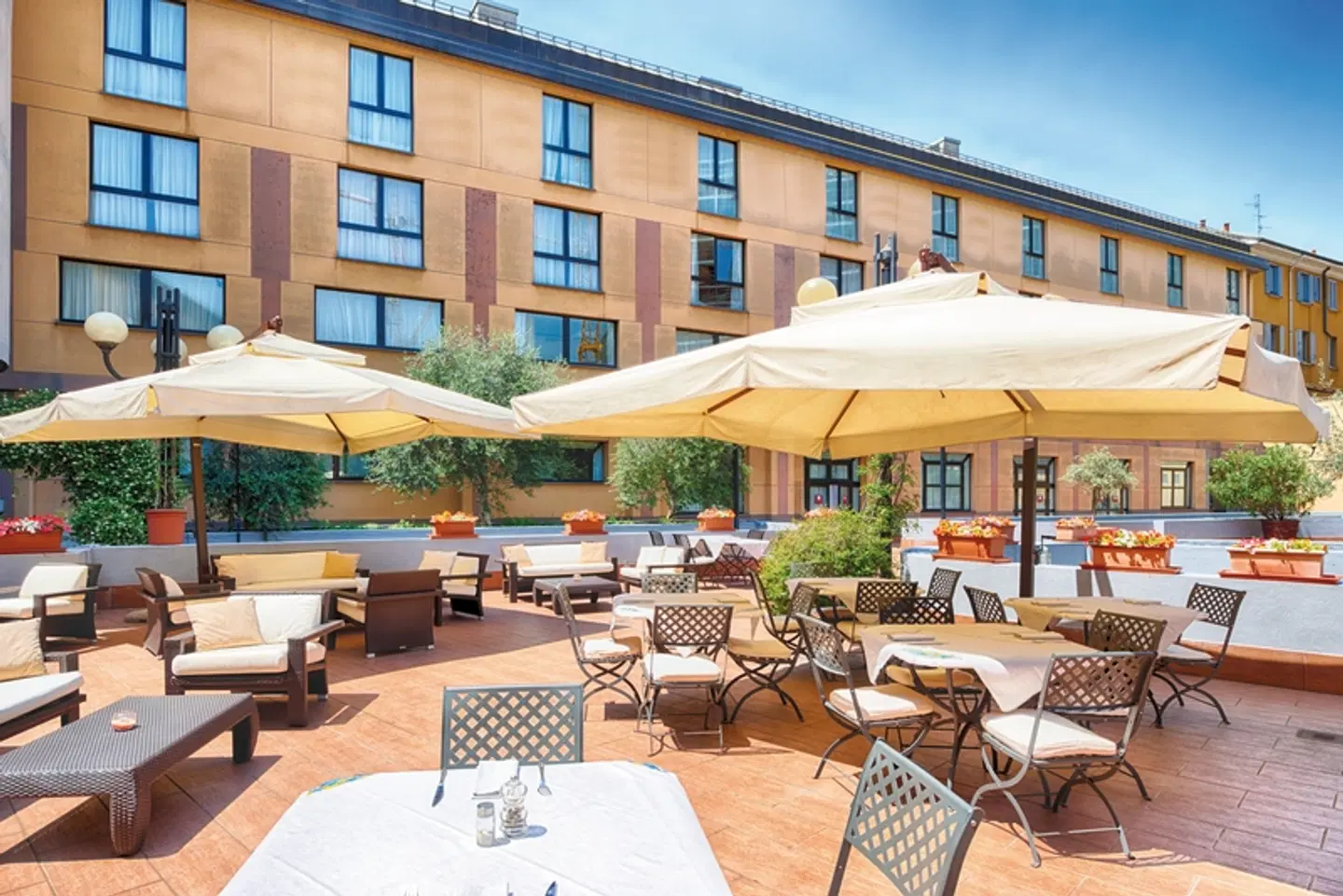 Leonardo Hotel Milan City Center Terrasse