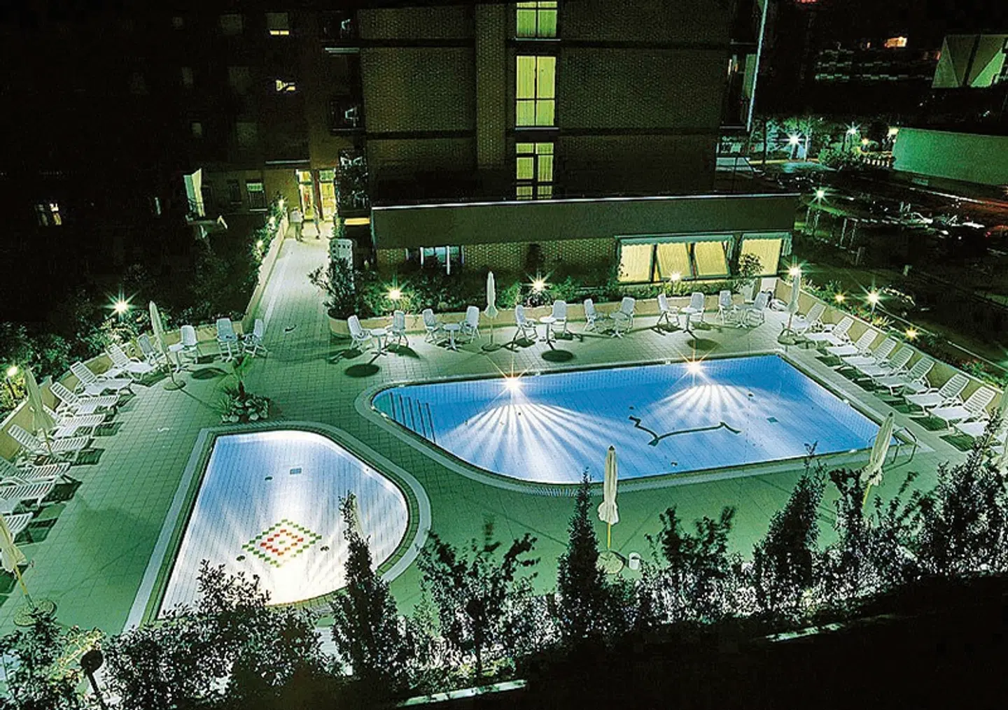 Leonardo Da Vinci OUTDOOR_POOL