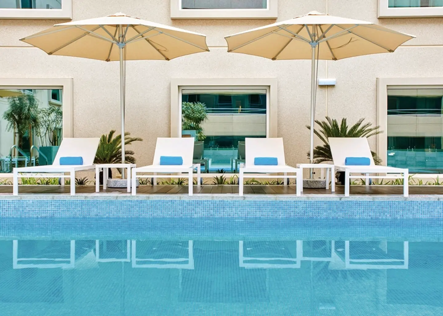 Hilton Garden Inn Dubai, Mall Avenue OUTDOOR_POOL