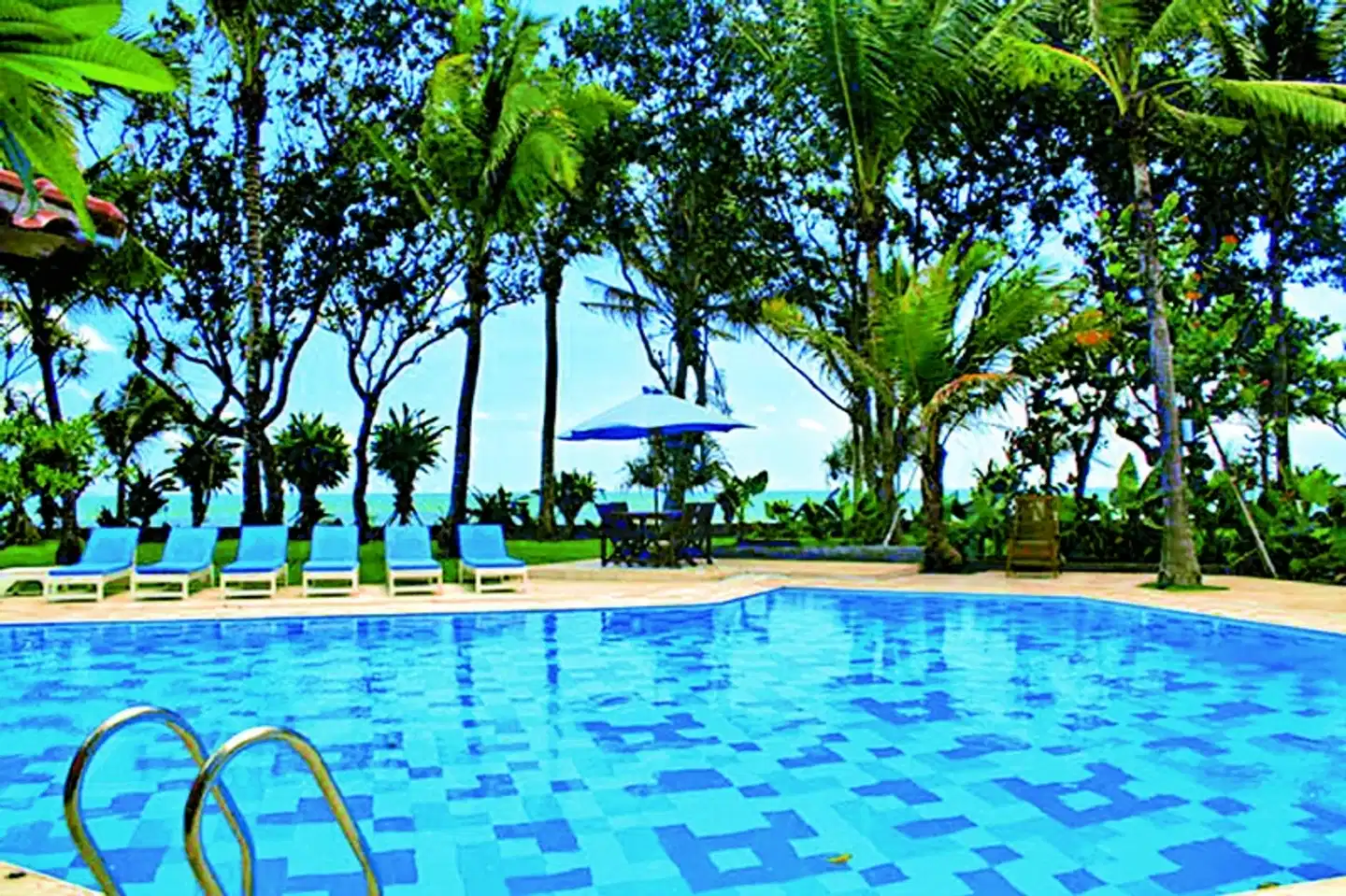 Legong Keraton Beach Resort Pool