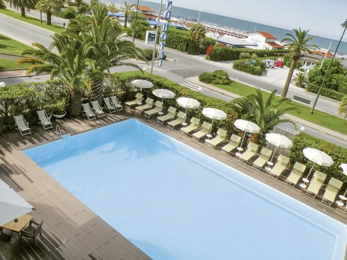 Grand Hotel OUTDOOR_POOL