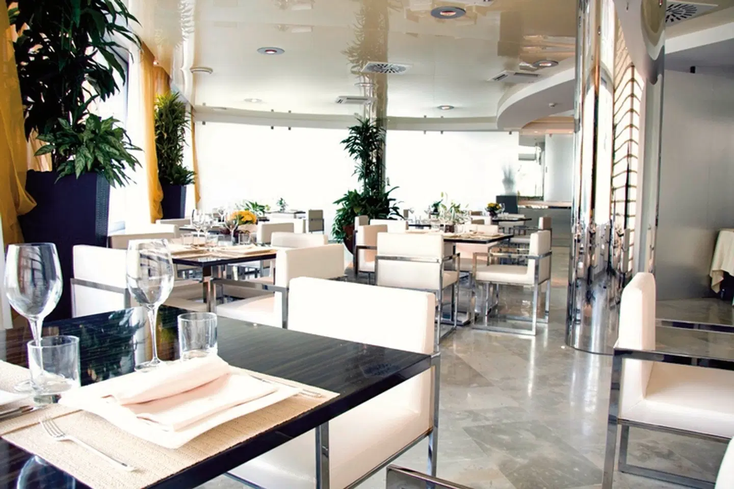 Premier & Suites Restaurant