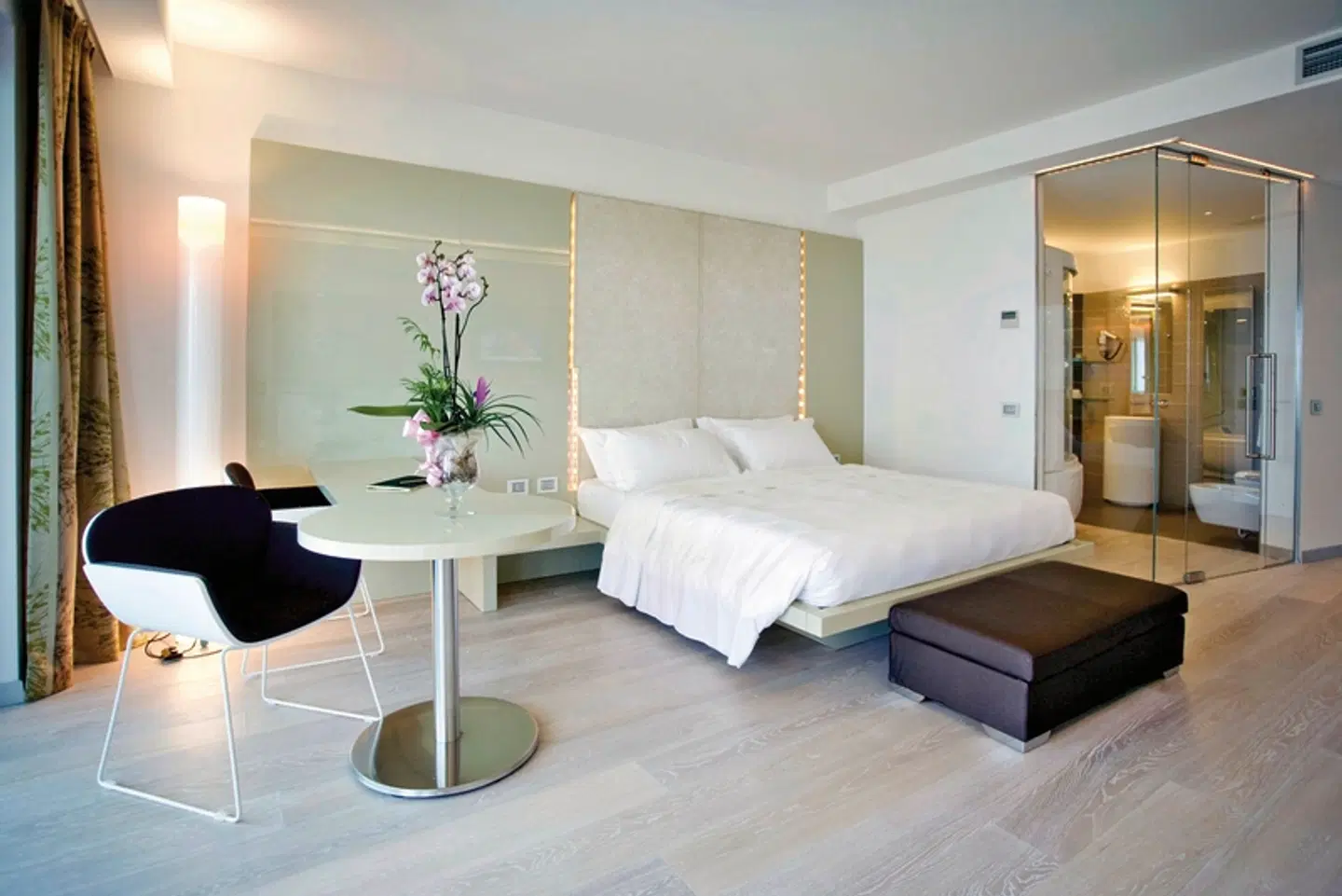 Premier & Suites ROOM_EXAMPLE