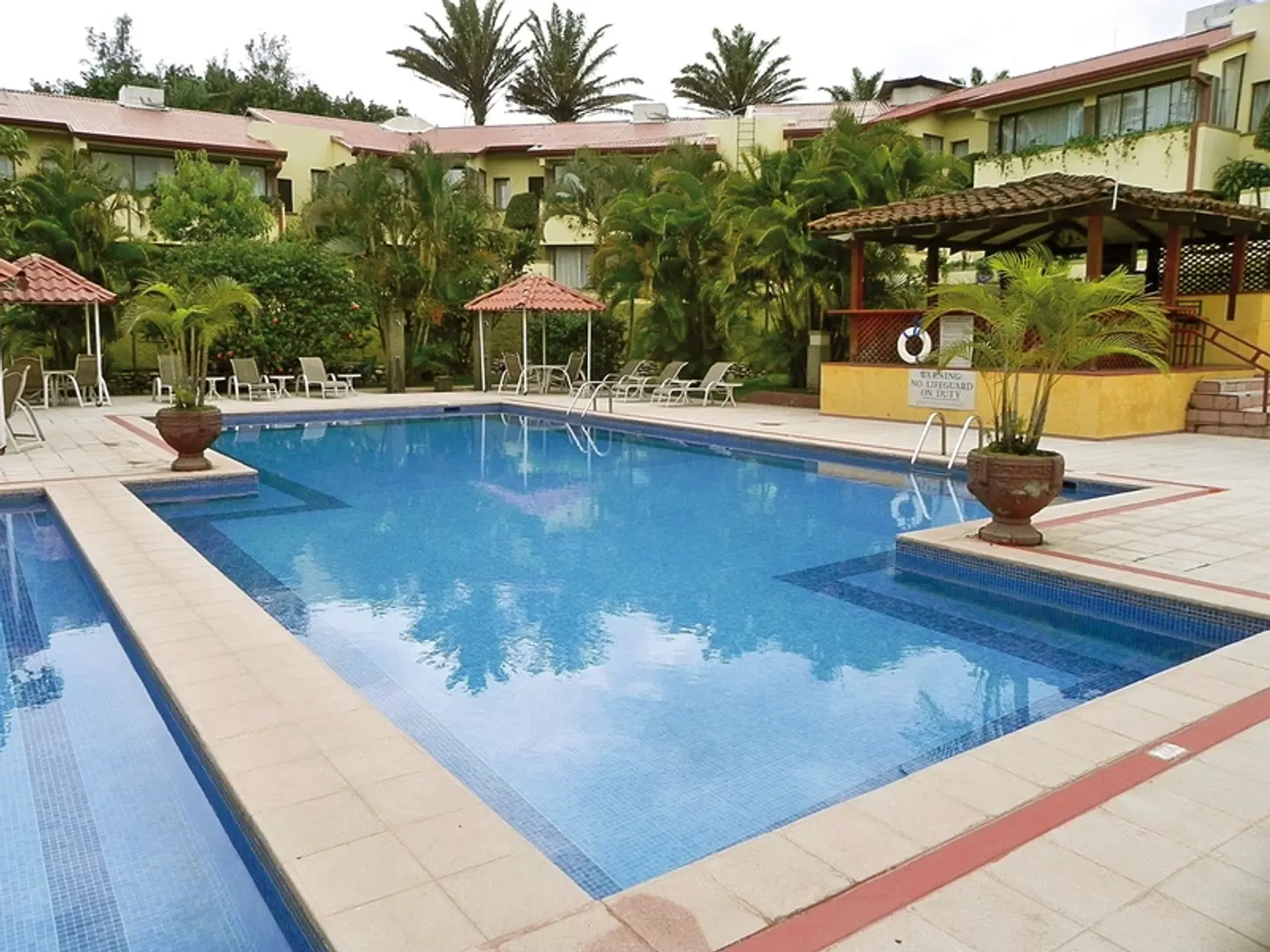 Country Inn & Suites by Radisson, San José Aeroporto, Costa Rica OUTDOOR_POOL