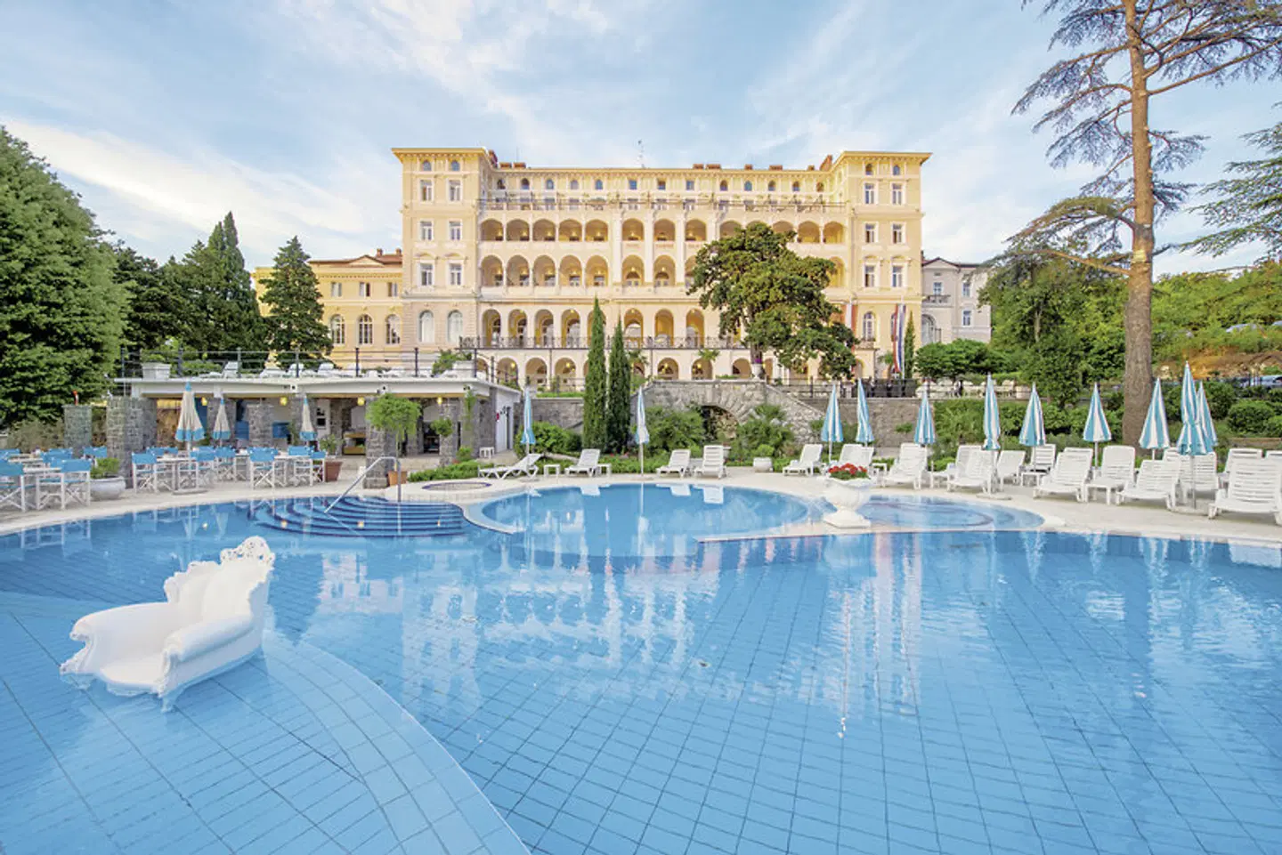 Kvarner Palace OUTDOOR_POOL