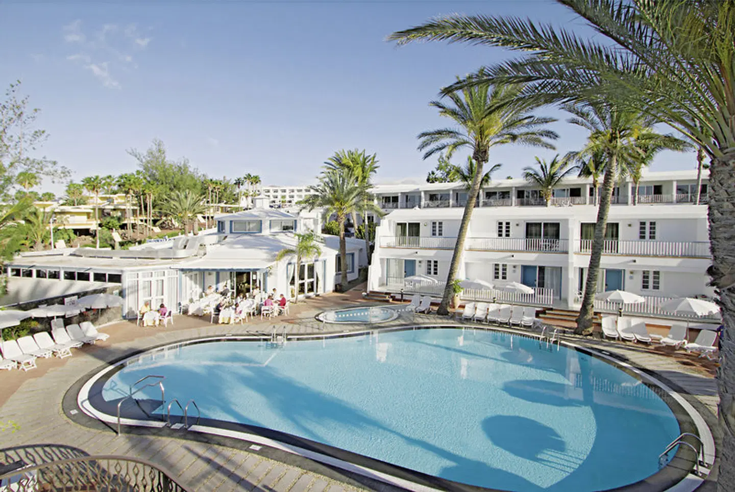 Plus Fariones Apartamentos OUTDOOR_POOL