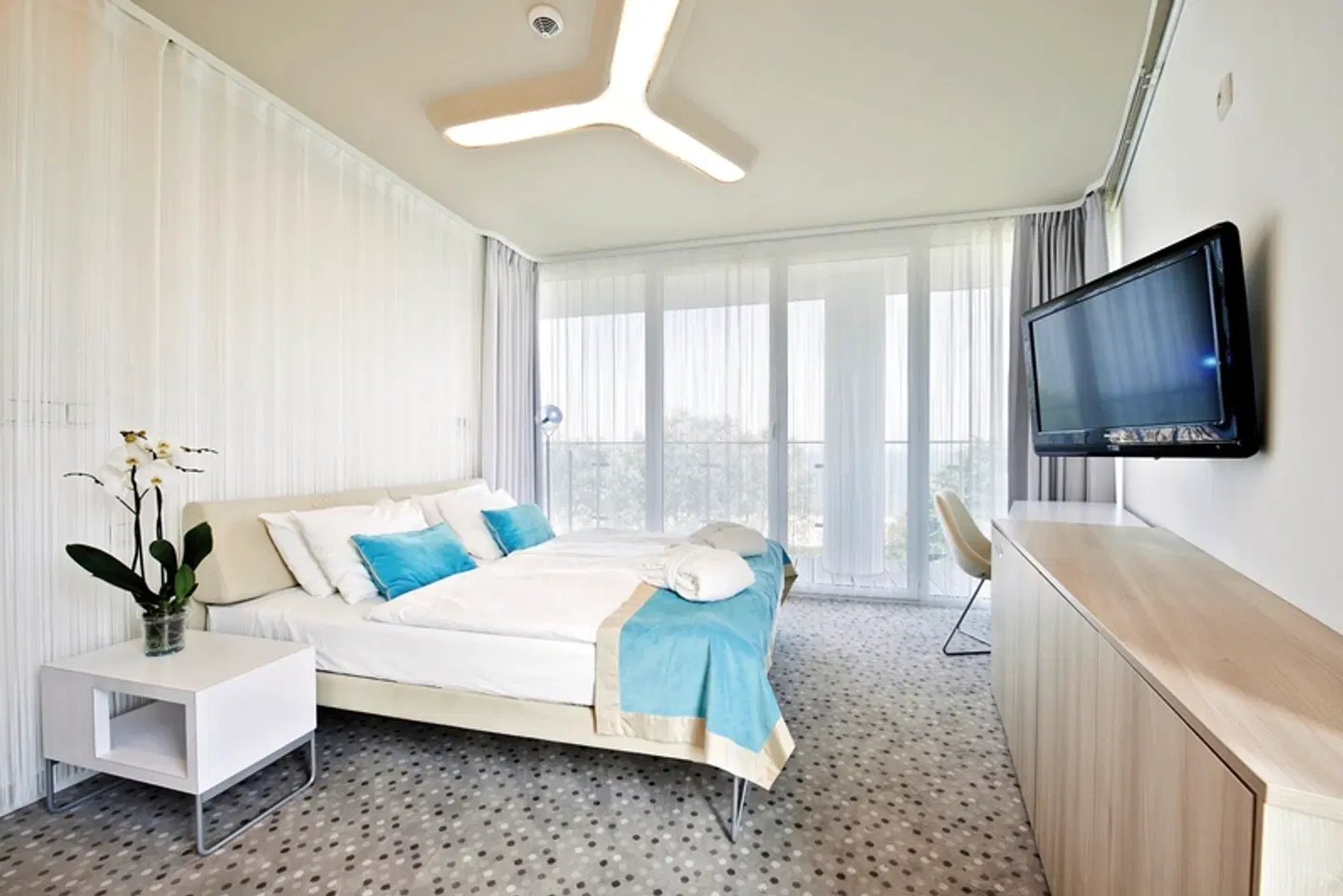 Ultra Marine ROOM_EXAMPLE