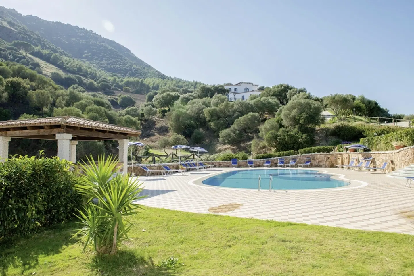 Tenuta Su Vrau OUTDOOR_POOL