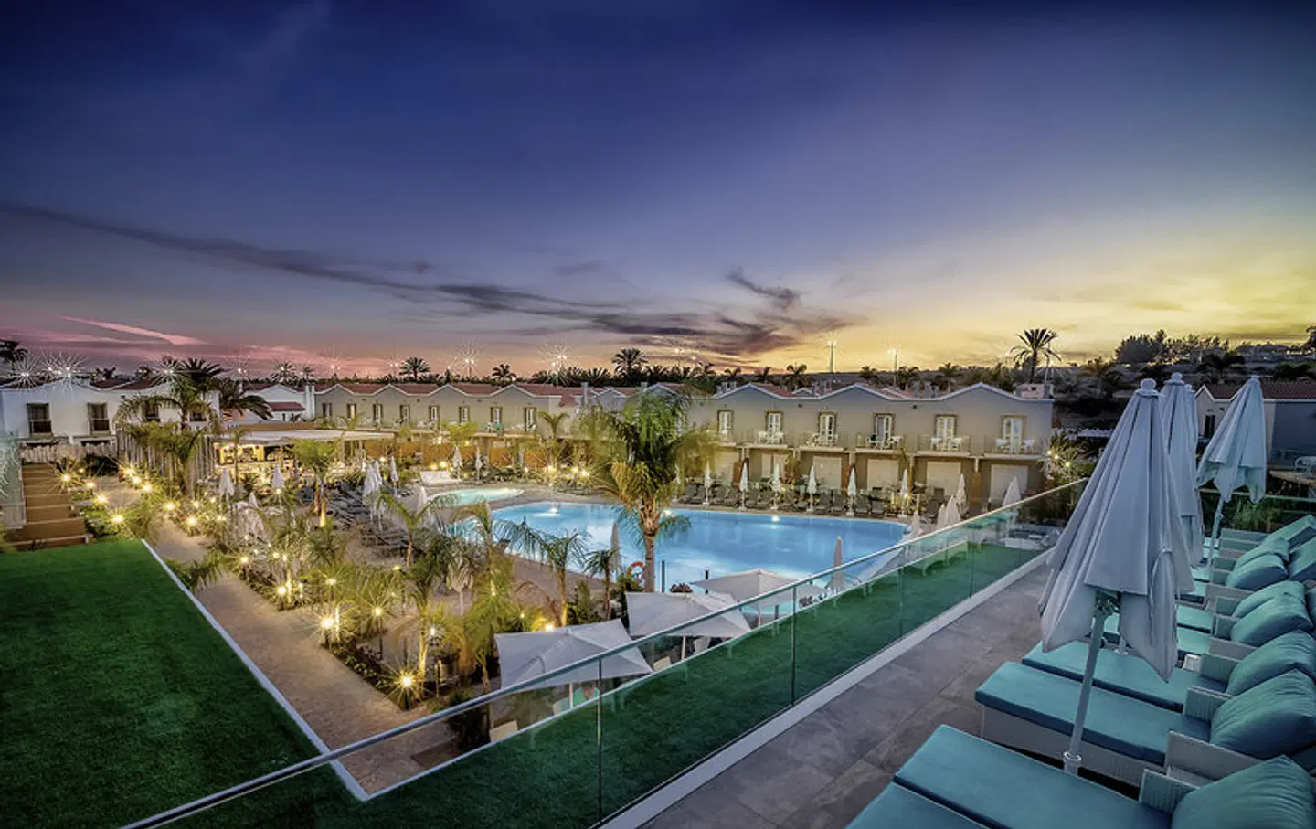 LIVVO Los Calderones OUTDOOR_POOL