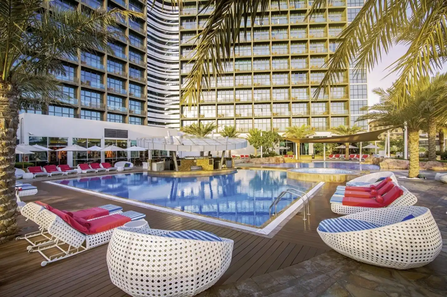 Yas Island Rotana Hallenbad