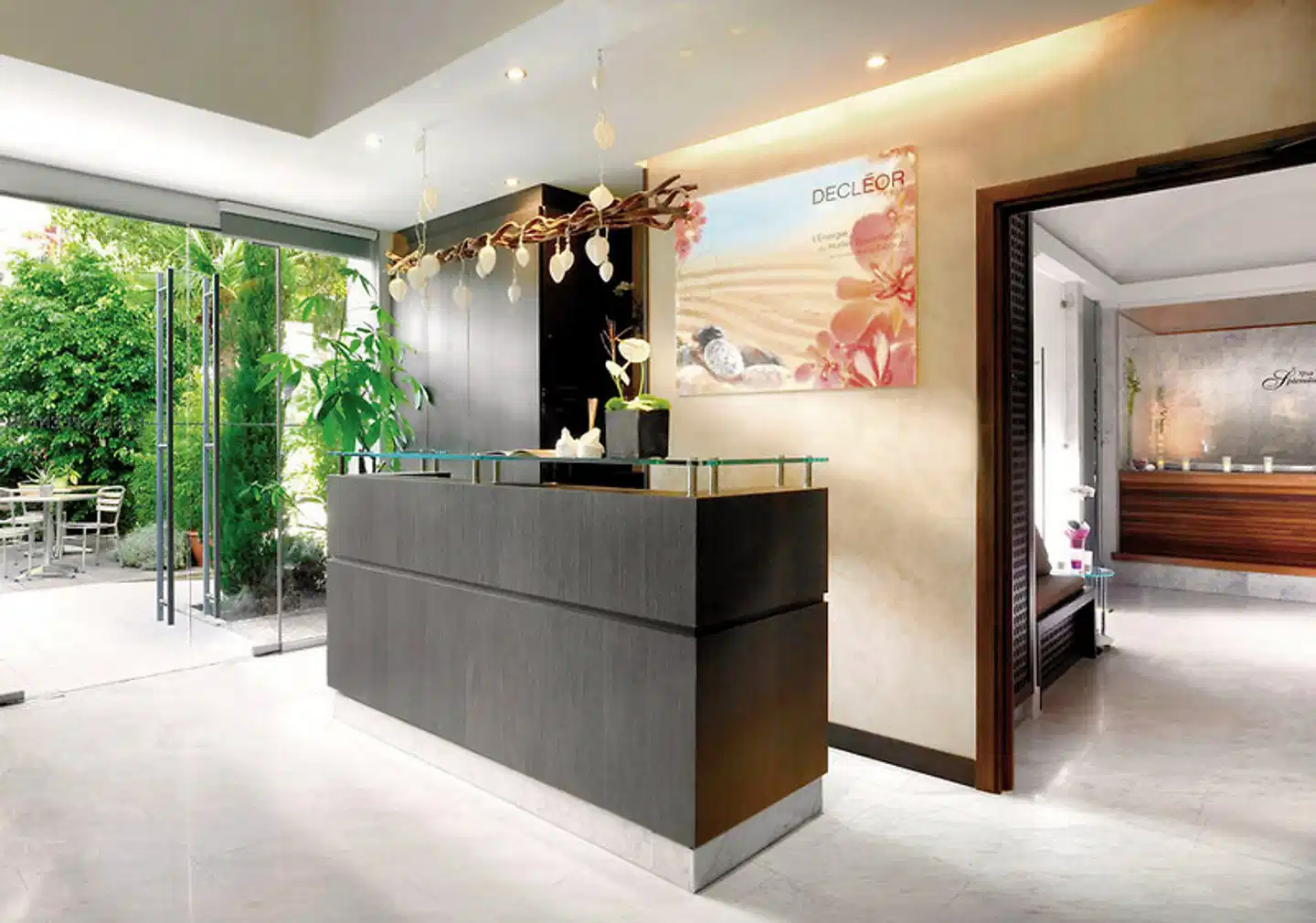 Hotel Gounod Lobby