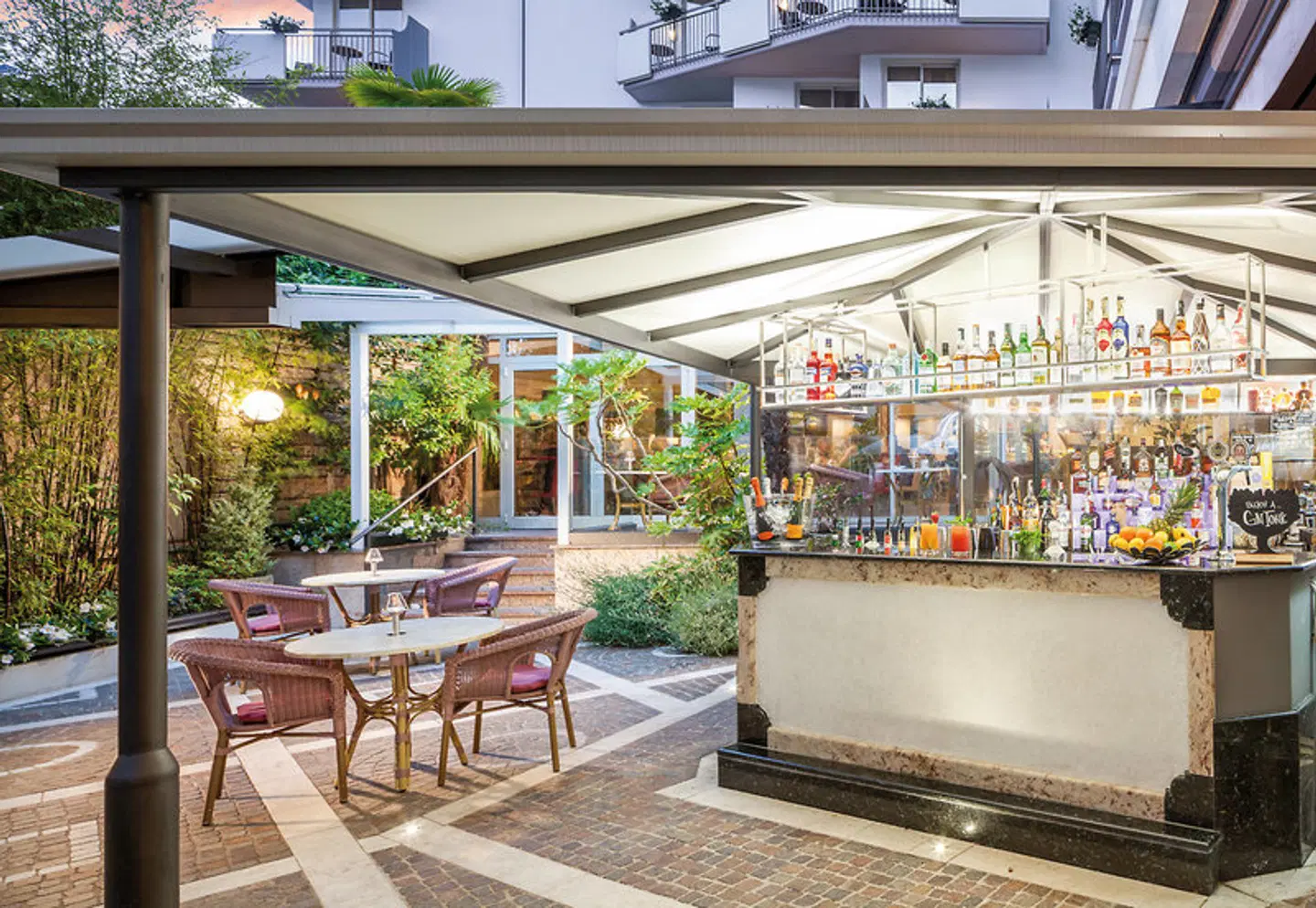 Continental Bar