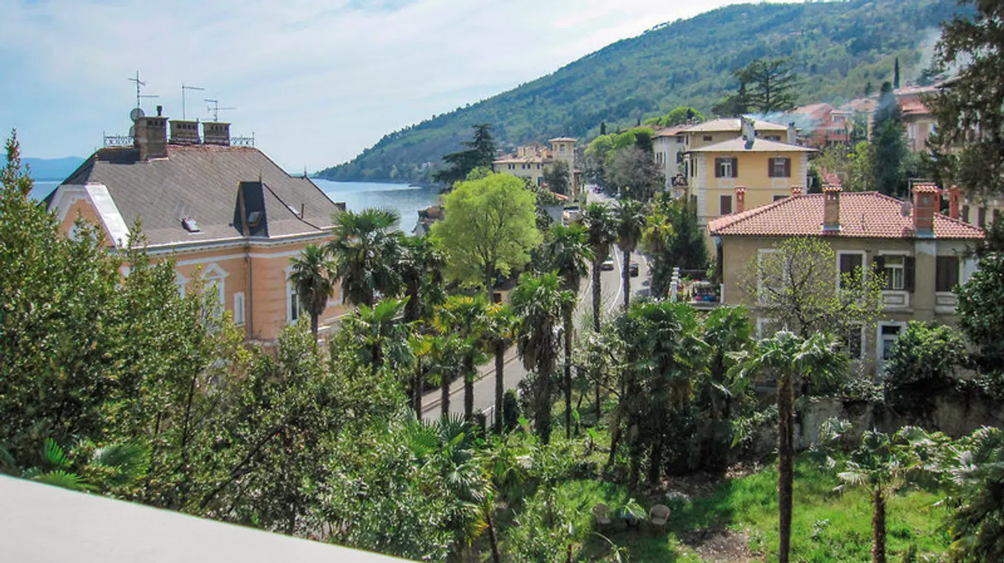 Park EXTERIOR