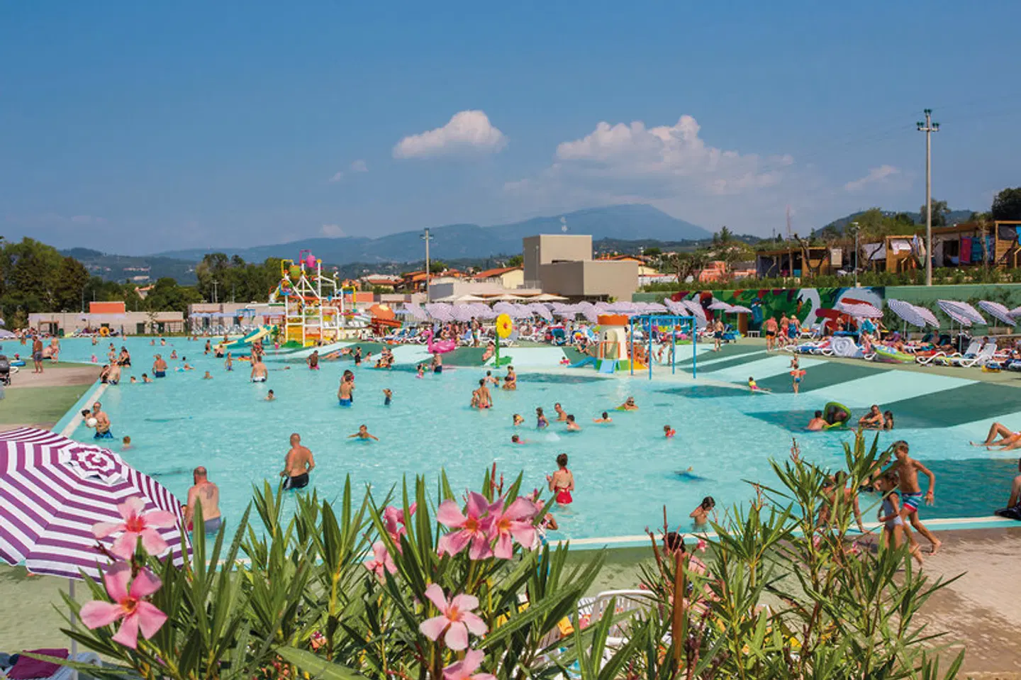 Sisan Family Resort OUTDOOR_POOL