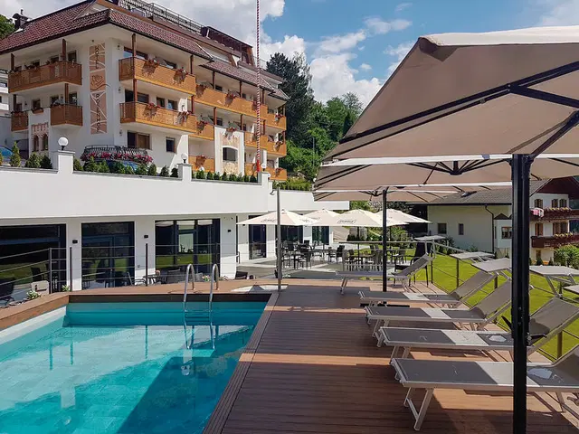 Molaris Lodges OUTDOOR_POOL