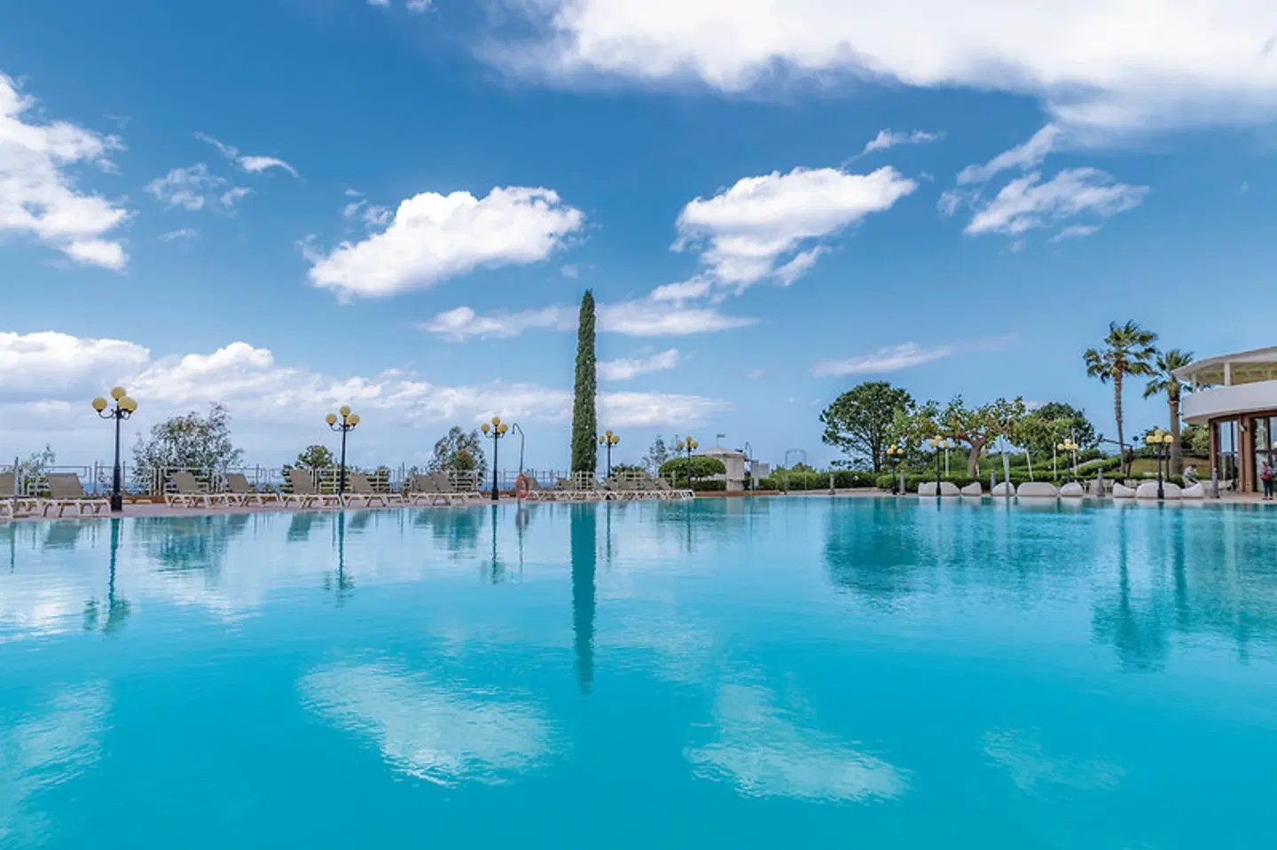 Costa Verde OUTDOOR_POOL