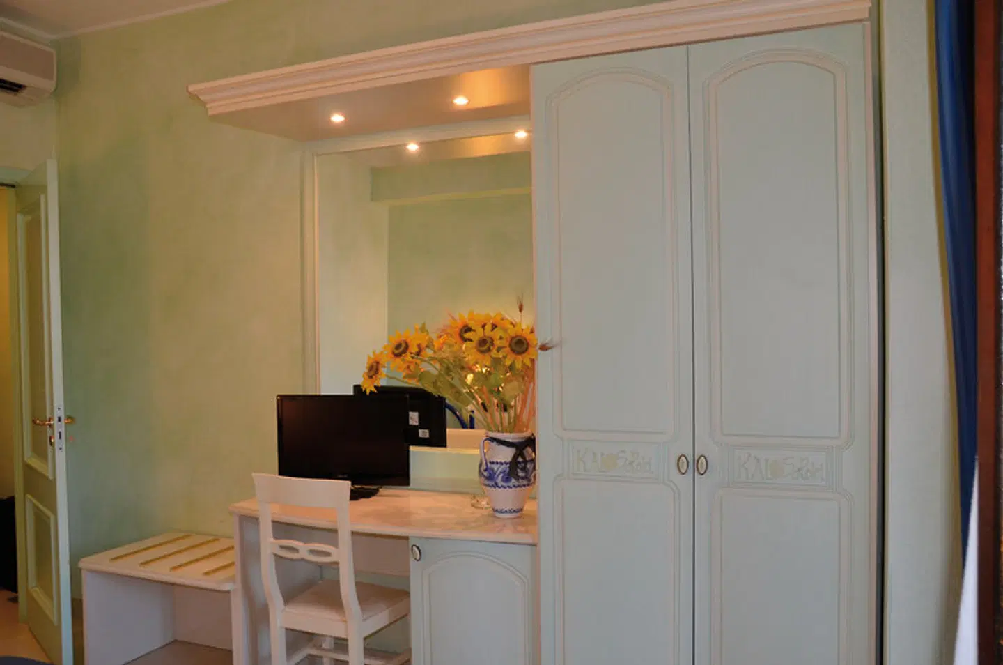 Kalos LOUNGE_LOBBY