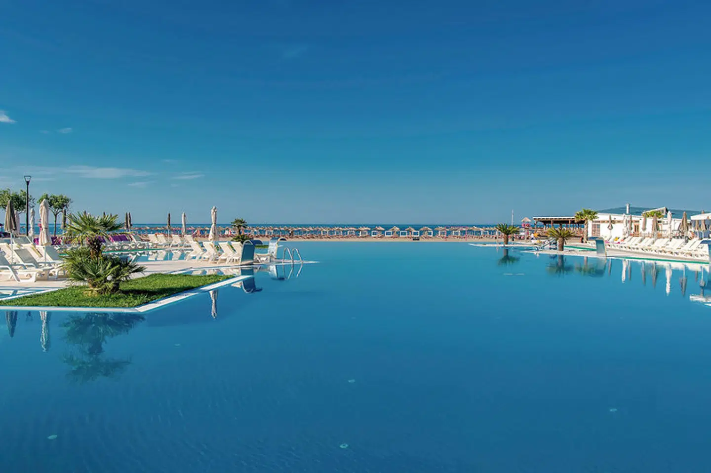 Azul Beach Resort Montenegro OUTDOOR_POOL