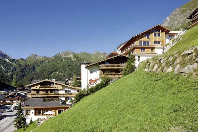 Berghof - Crystal Spa & Sports EXTERIOR