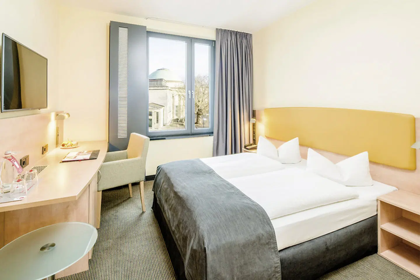 IntercityHotel Hamburg Hauptbahnhof ROOM_EXAMPLE