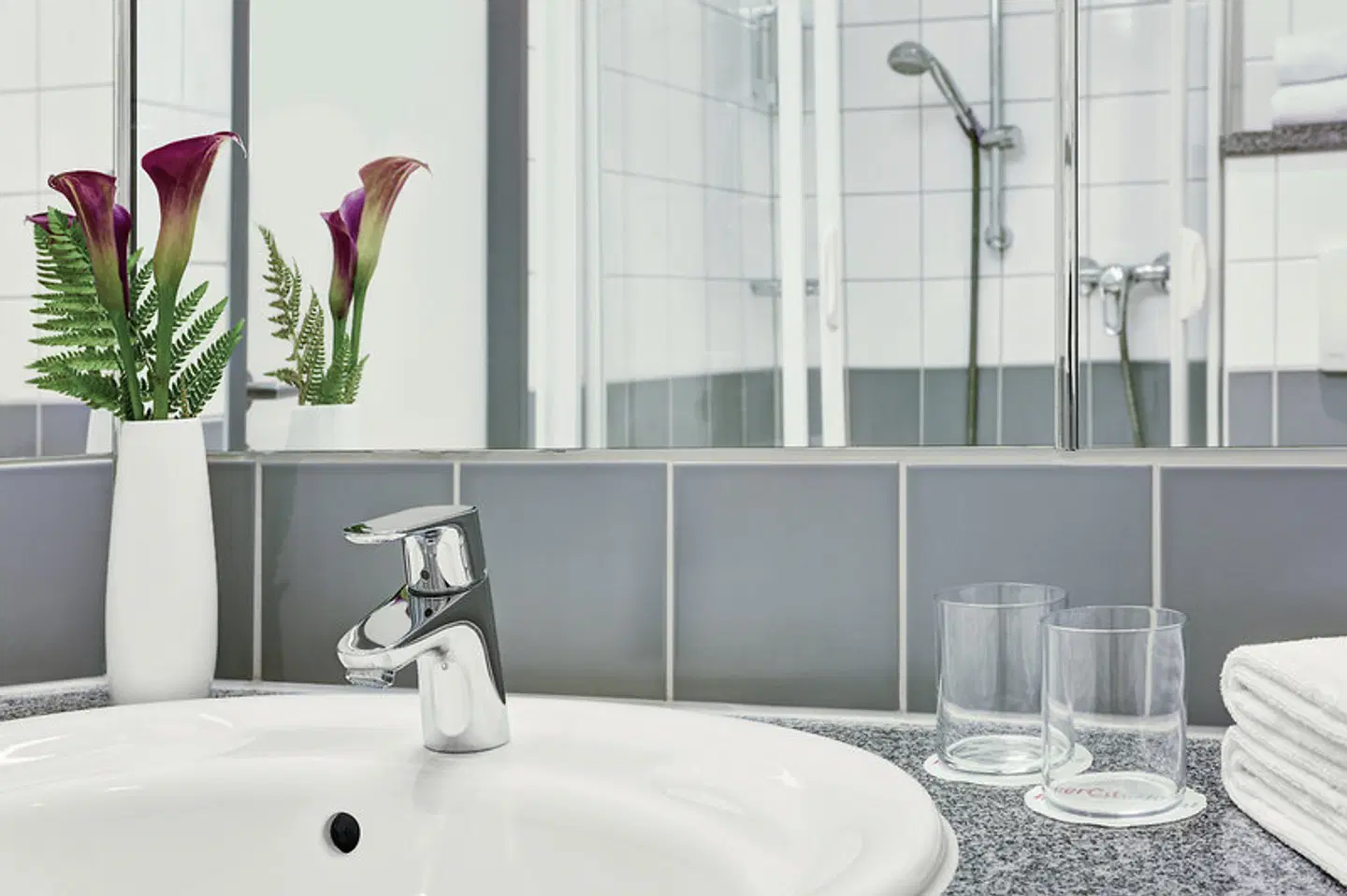 IntercityHotel Hamburg Hauptbahnhof Badezimmer
