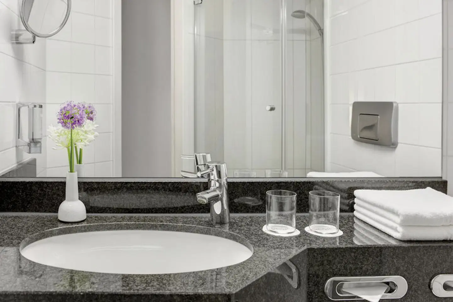 IntercityHotel Kiel Badezimmer