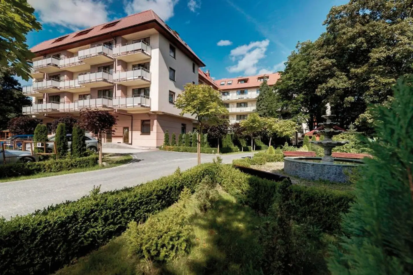 Olymp II EXTERIOR