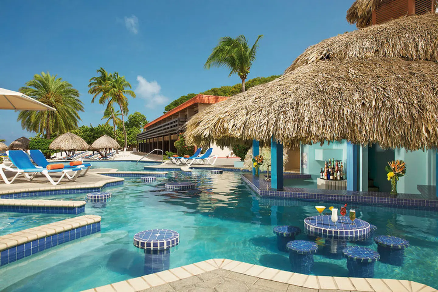 Sunscape Curaçao Resort, Spa & Casino OUTDOOR_POOL