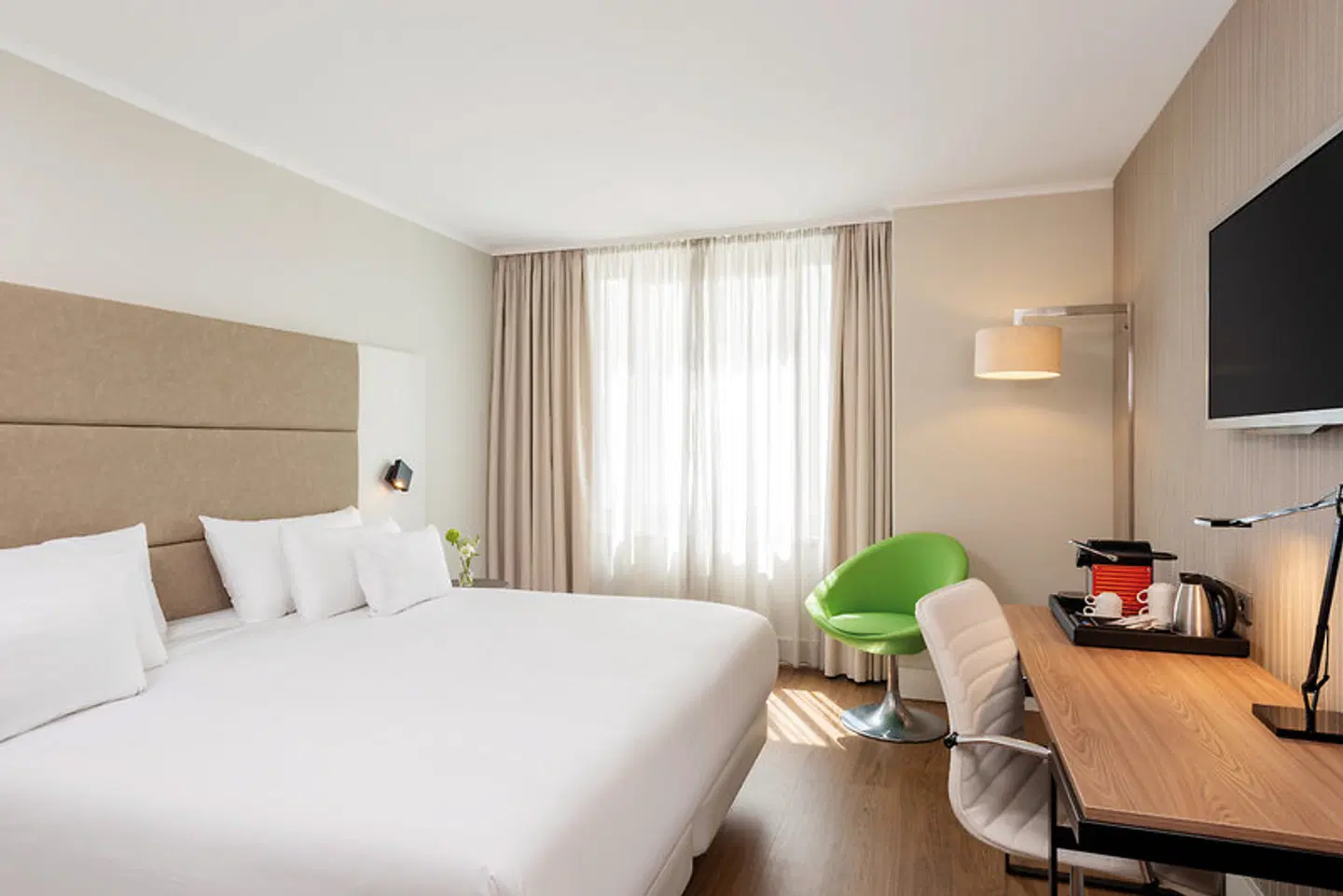 NH Collection Berlin Mitte am Checkpoint Charlie ROOM_EXAMPLE