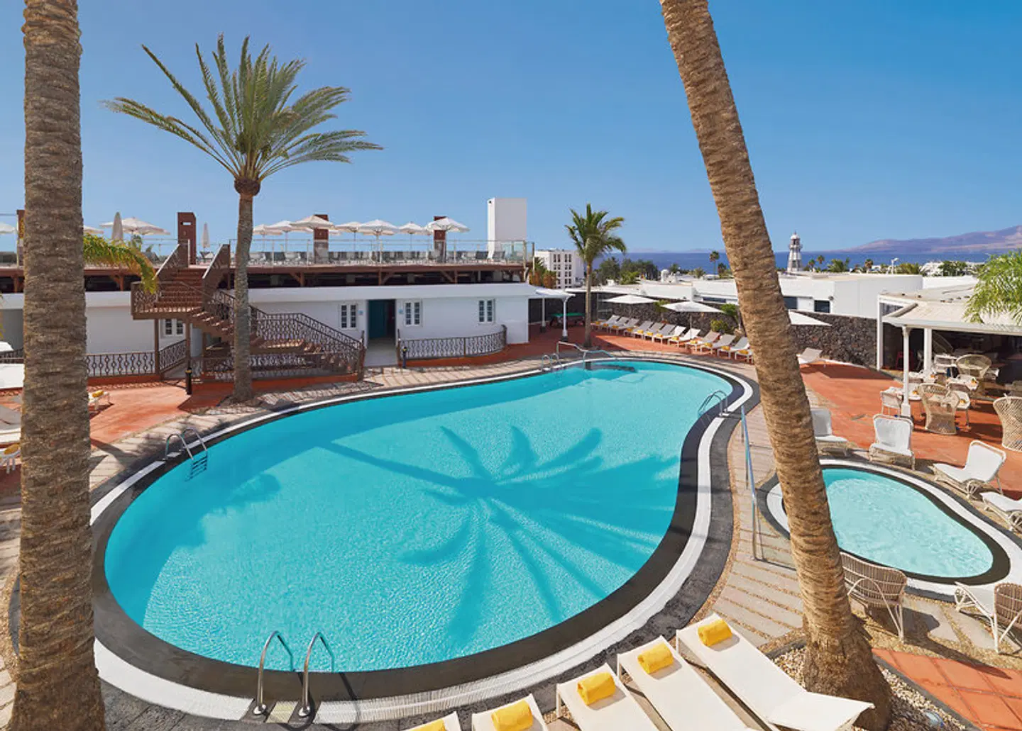 Plus Fariones Apartamentos OUTDOOR_POOL