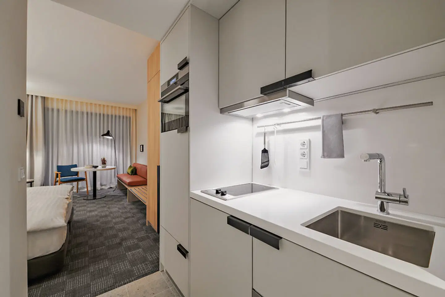 Adina Apartment Hotel Cologne Badezimmer