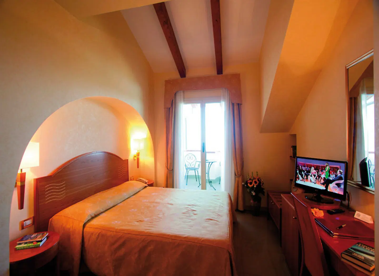 Tirreno ROOM_EXAMPLE